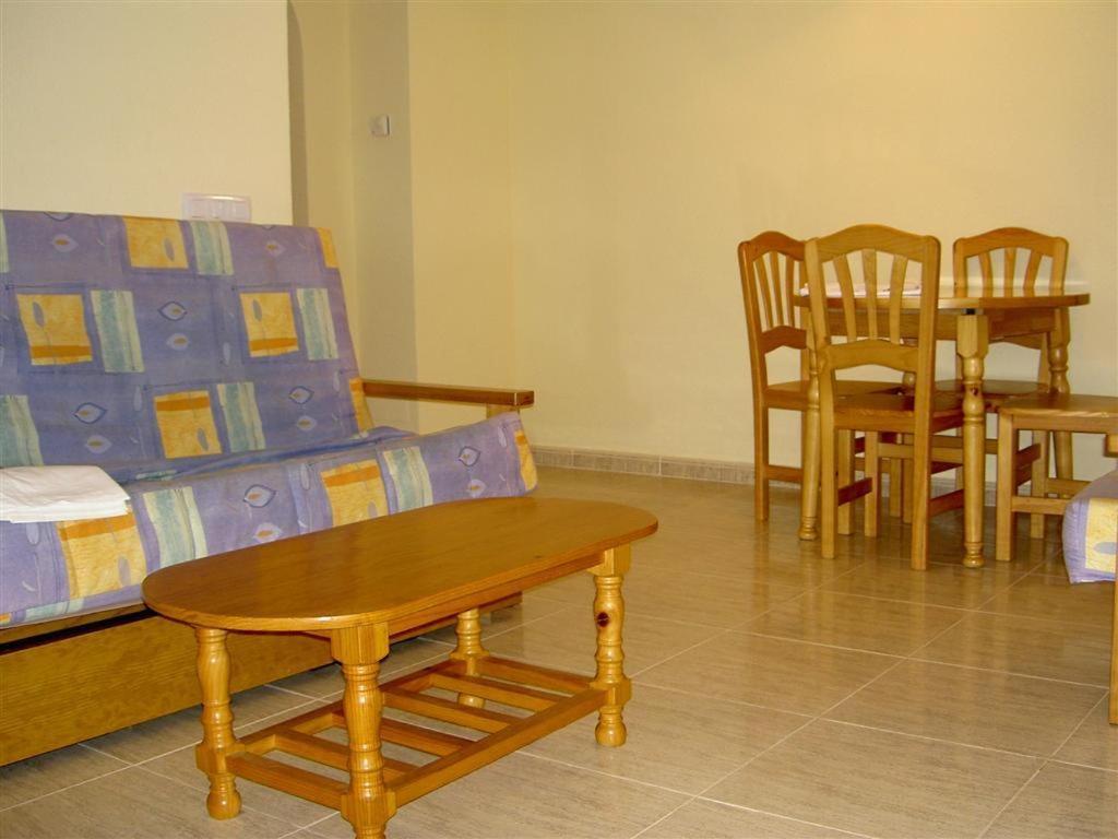 Apartamentos Turisticos Puerto Tomas Maestre ラ・マンガ・デル・マール・メノール 部屋 写真