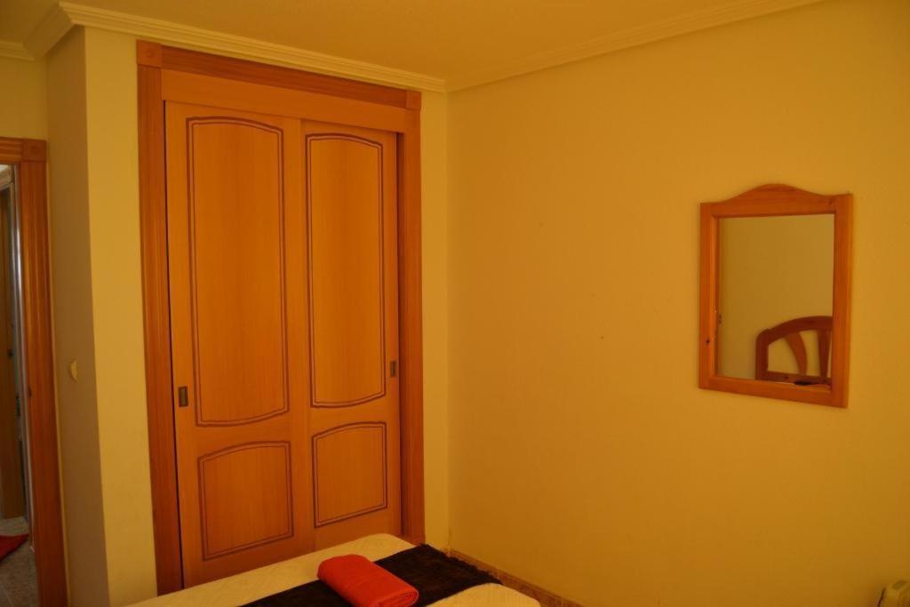 Apartamentos Turisticos Puerto Tomas Maestre ラ・マンガ・デル・マール・メノール 部屋 写真