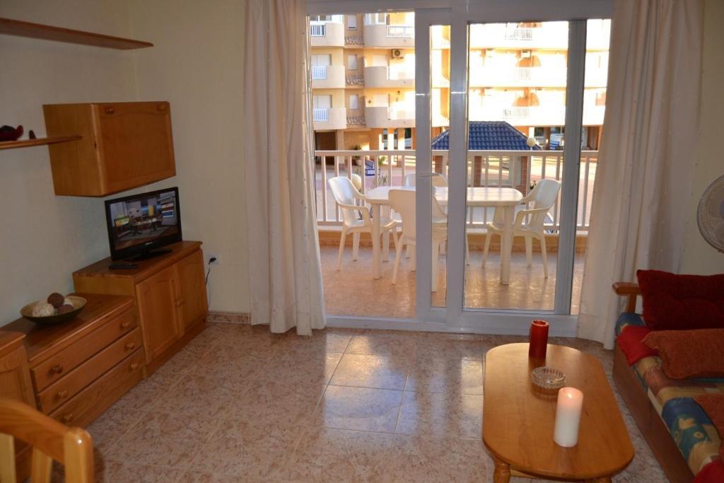 Apartamentos Turisticos Puerto Tomas Maestre ラ・マンガ・デル・マール・メノール 部屋 写真